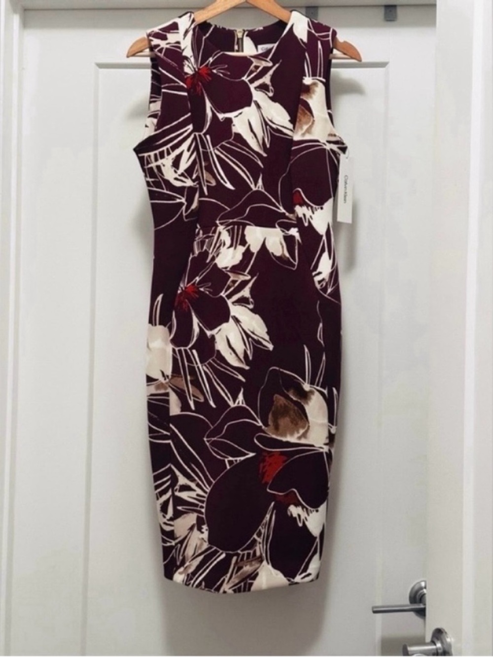 🌺 NWT! Maroon, Tan, & Beige CALVIN KLEIN Floral Sleeveless Sheath Dress - Size 6
